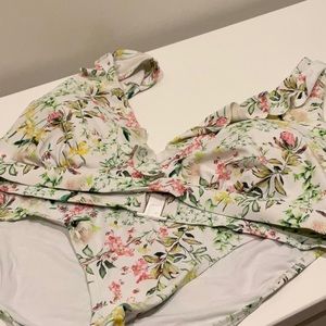 EUC Nip Tuck Bikini - 12